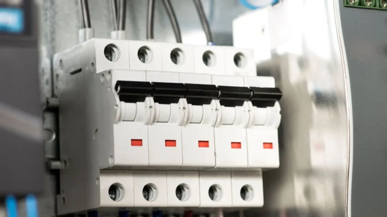 Why kA Rating Is Critical for Electrical Safety and Compliance